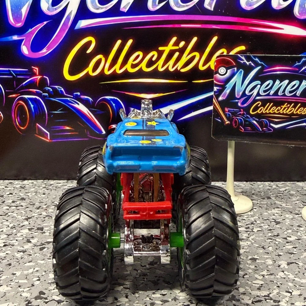 Hot Wheels Monster Truck Yoshi Super Mario Blue Diecast 1:64 Scale GKD37